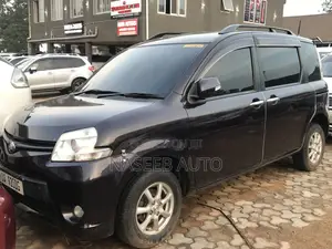 Toyota Sienta 2012 Black