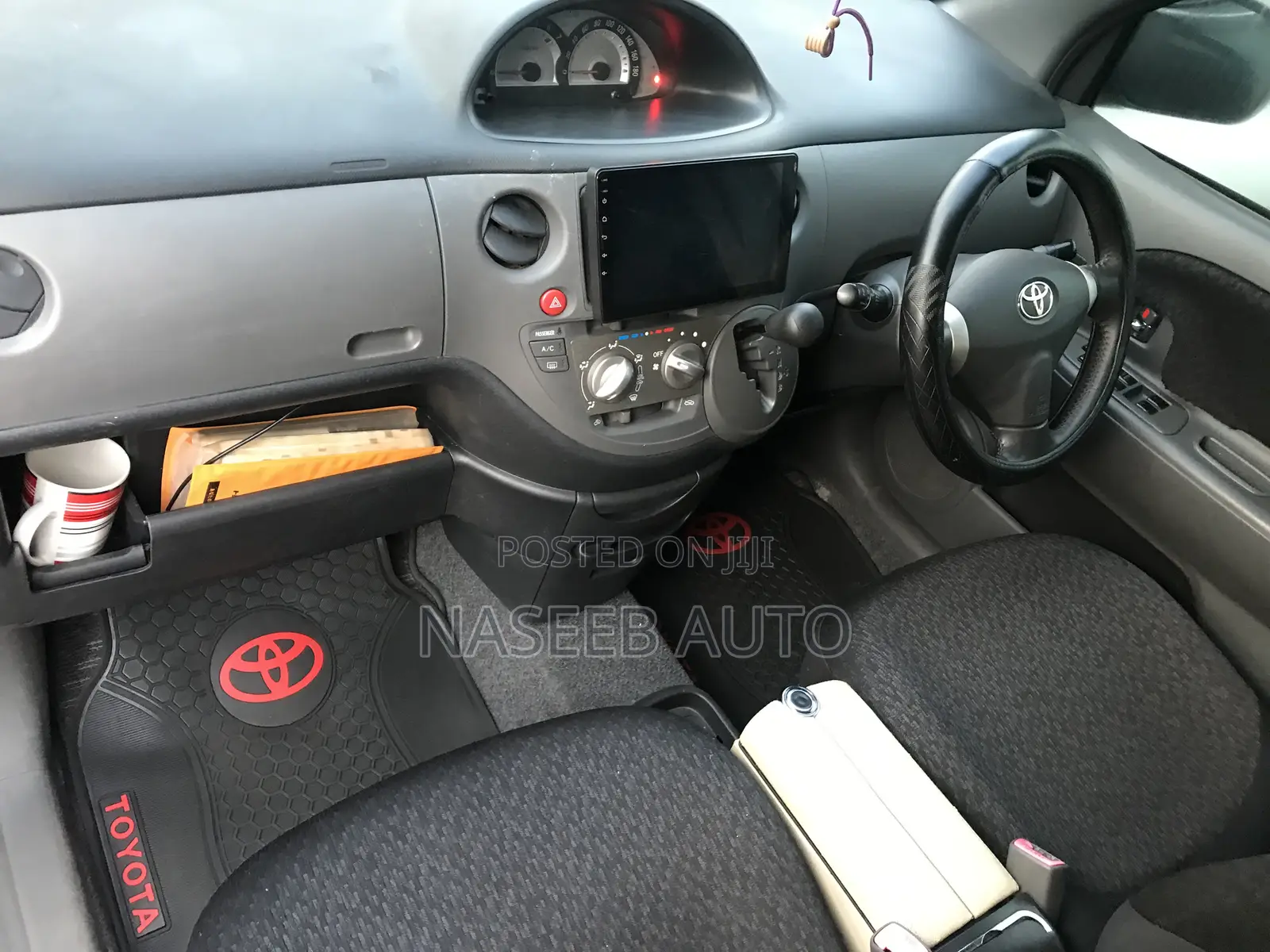 Toyota Sienta 2012 Black