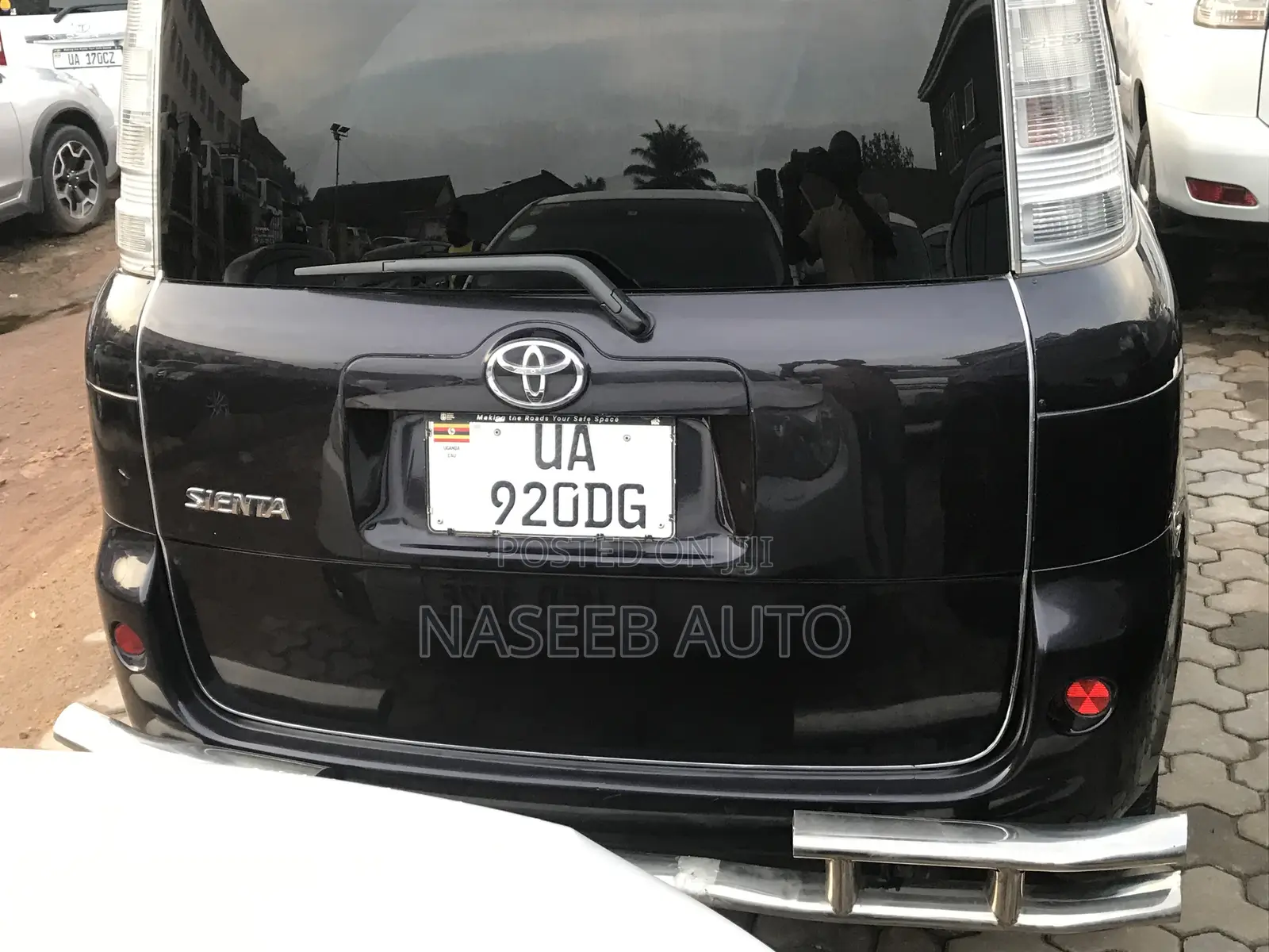Toyota Sienta 2012 Black