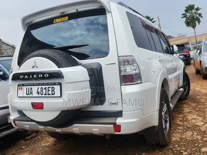 Mitsubishi Pajero 2011 White