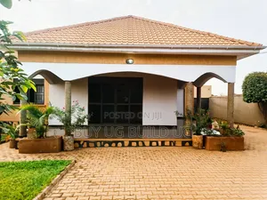 3bdrm Bungalow in Seeta Bajjo, Central Division for sale