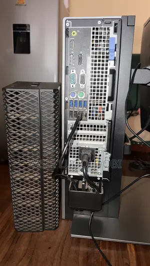 Desktop Computer Dell OptiPlex 7050 4GB Intel Core i7 HDD 500GB