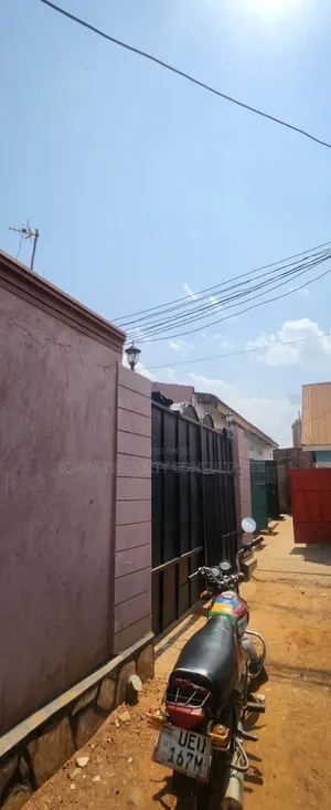 Furnished 6bdrm Room & Parlour in Katooke Estate, Wakiso / Wakiso