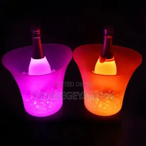 This White, Luminous Ice Bucket