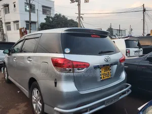 Toyota Wish 2010 Silver