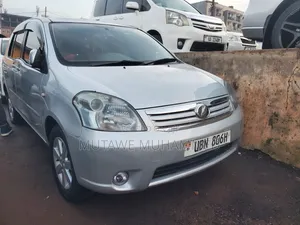Toyota Raum 2008 Silver