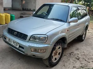 Toyota RAV4 Base FWD 2001 Silver