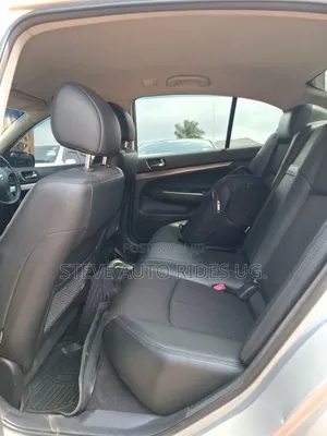 Nissan Skyline 2010 Silver