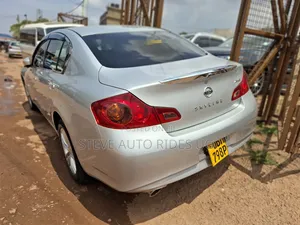 Nissan Skyline 2010 Silver