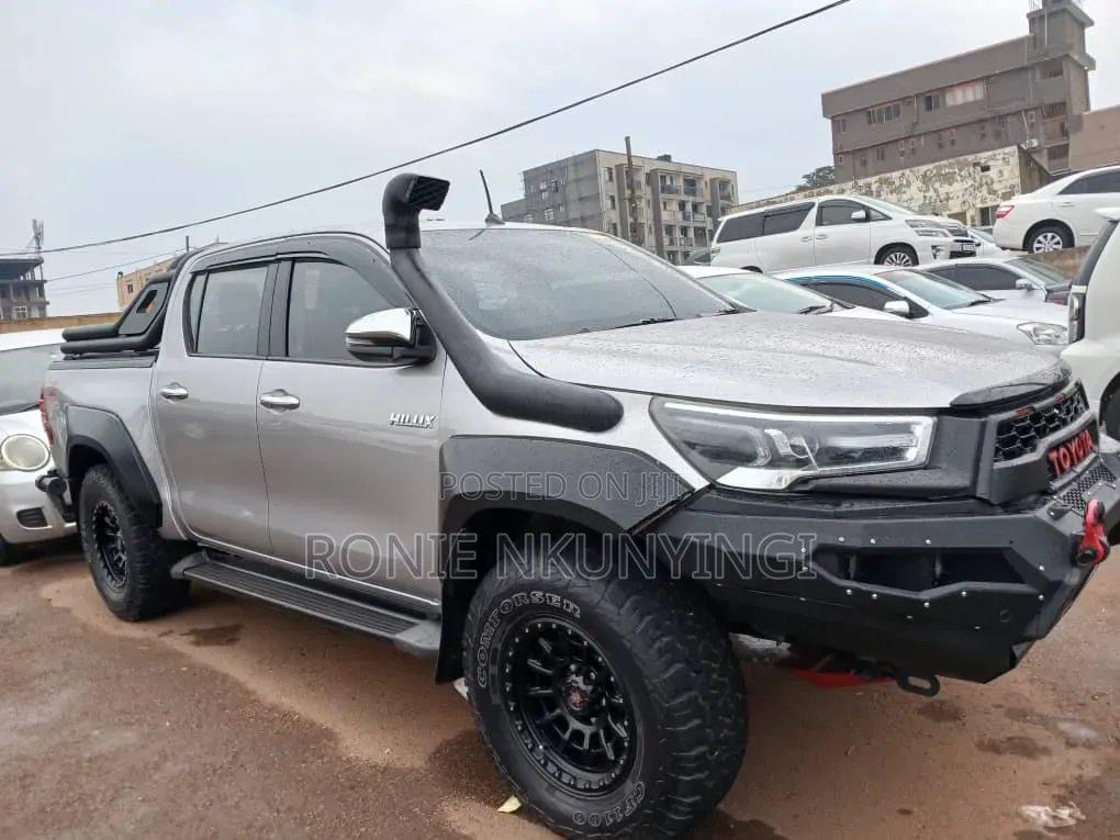 Toyota Hilux 2019 Silver