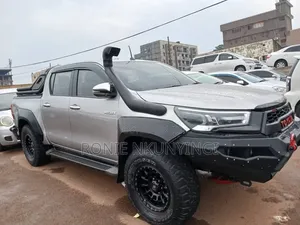 Toyota Hilux 2019 Silver