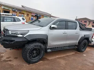 Toyota Hilux 2019 Silver