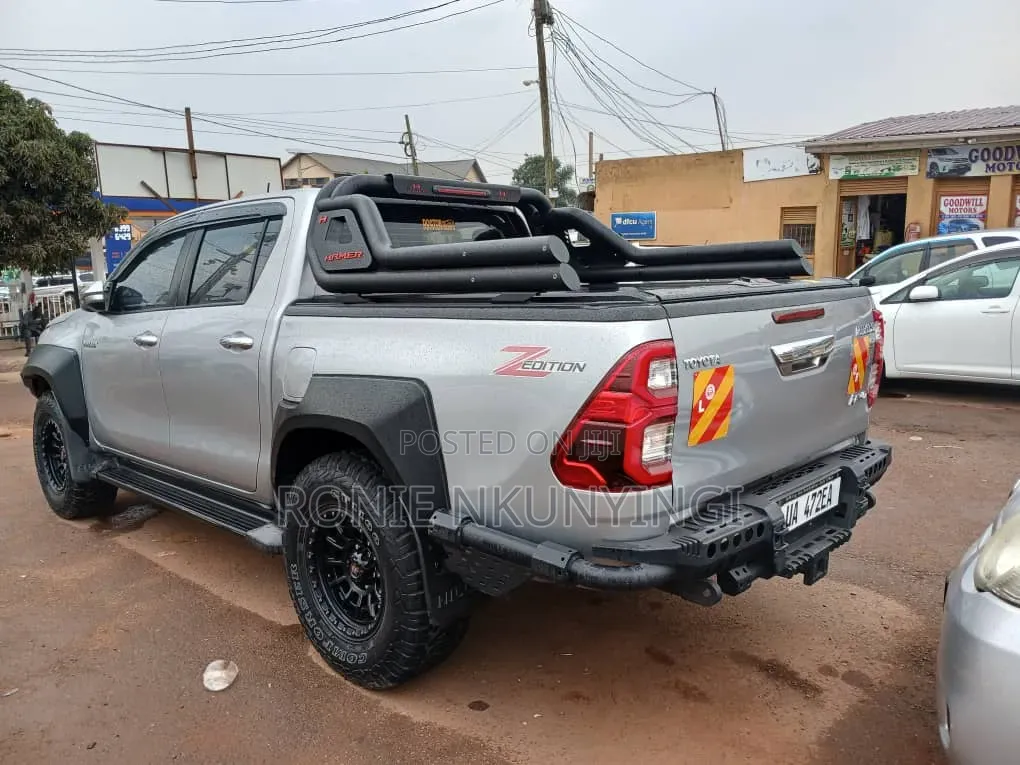 Toyota Hilux 2019 Silver