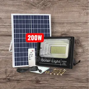 200W Solar Floodlight With Long-Lasting Lithium Battery