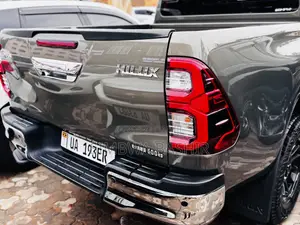 Toyota Hilux 2018 Gray