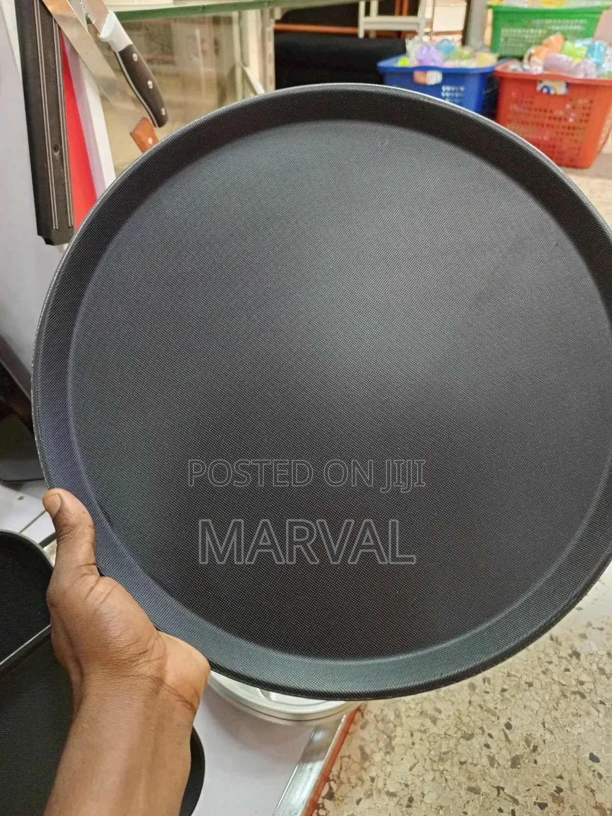Round, Non-Slip Serving Tray