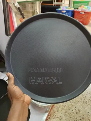 Round, Non-Slip Serving Tray