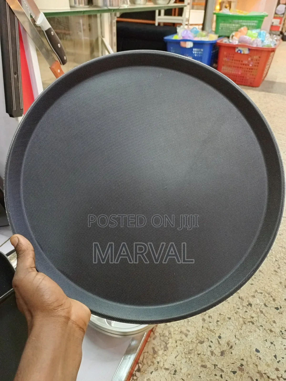 Round, Non-Slip Serving Tray