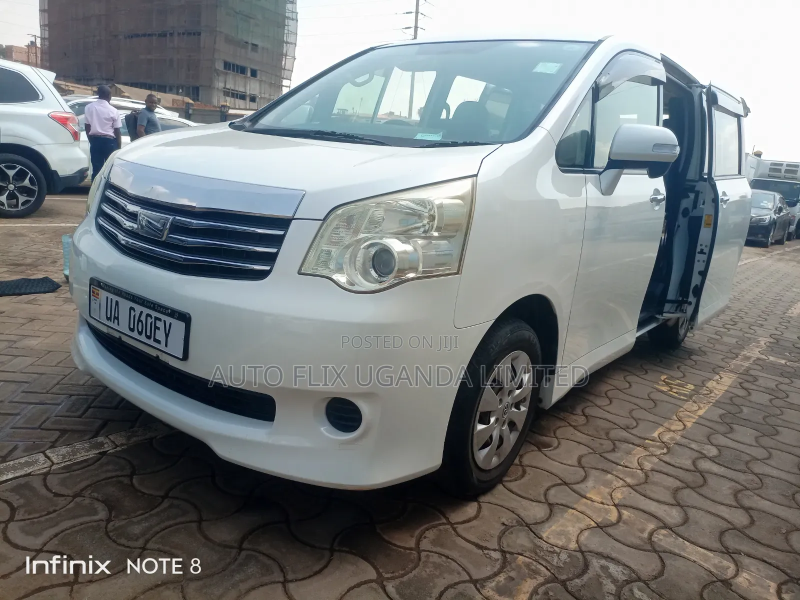 Toyota Noah 2011 White