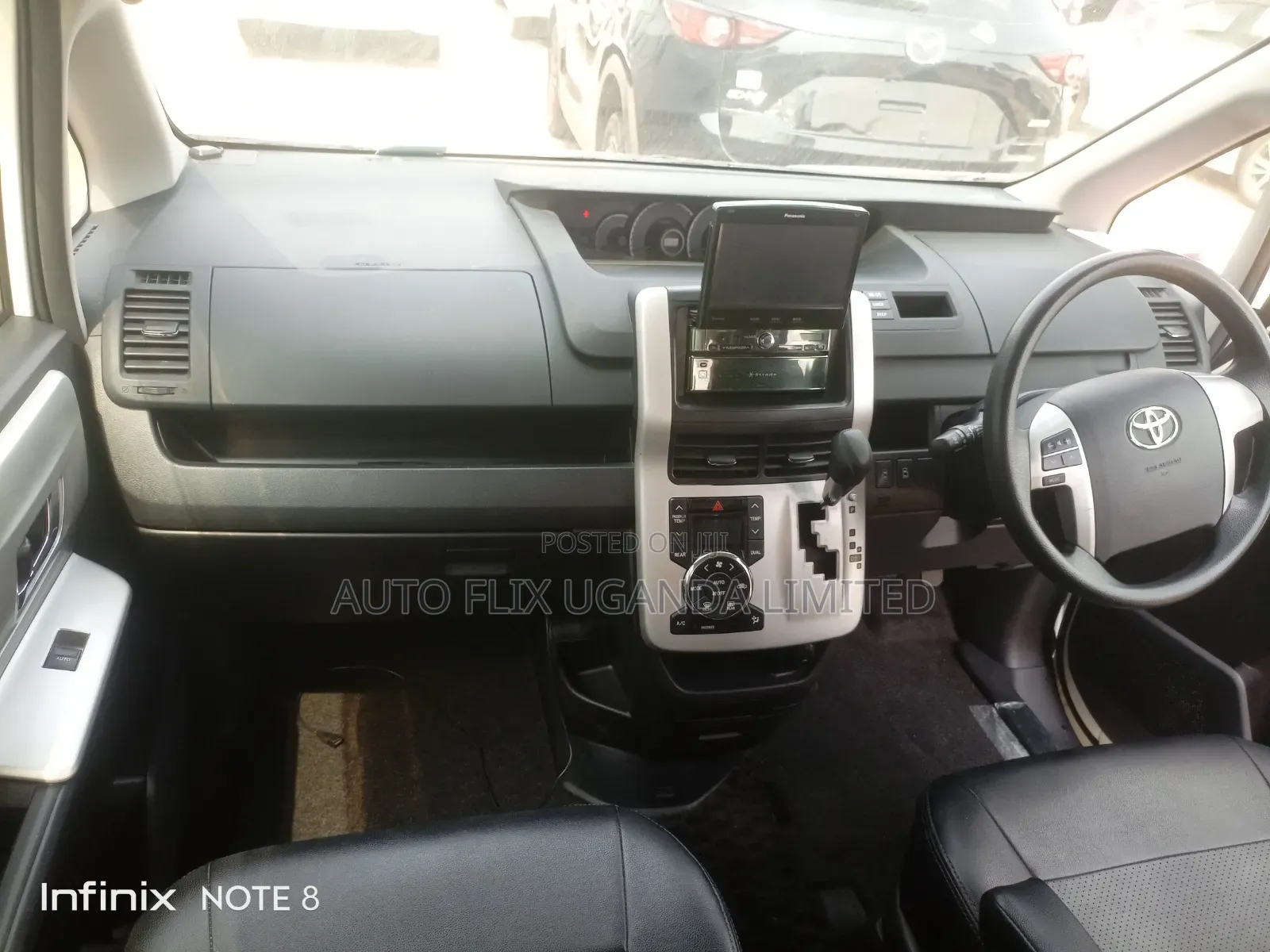 Toyota Noah 2011 White