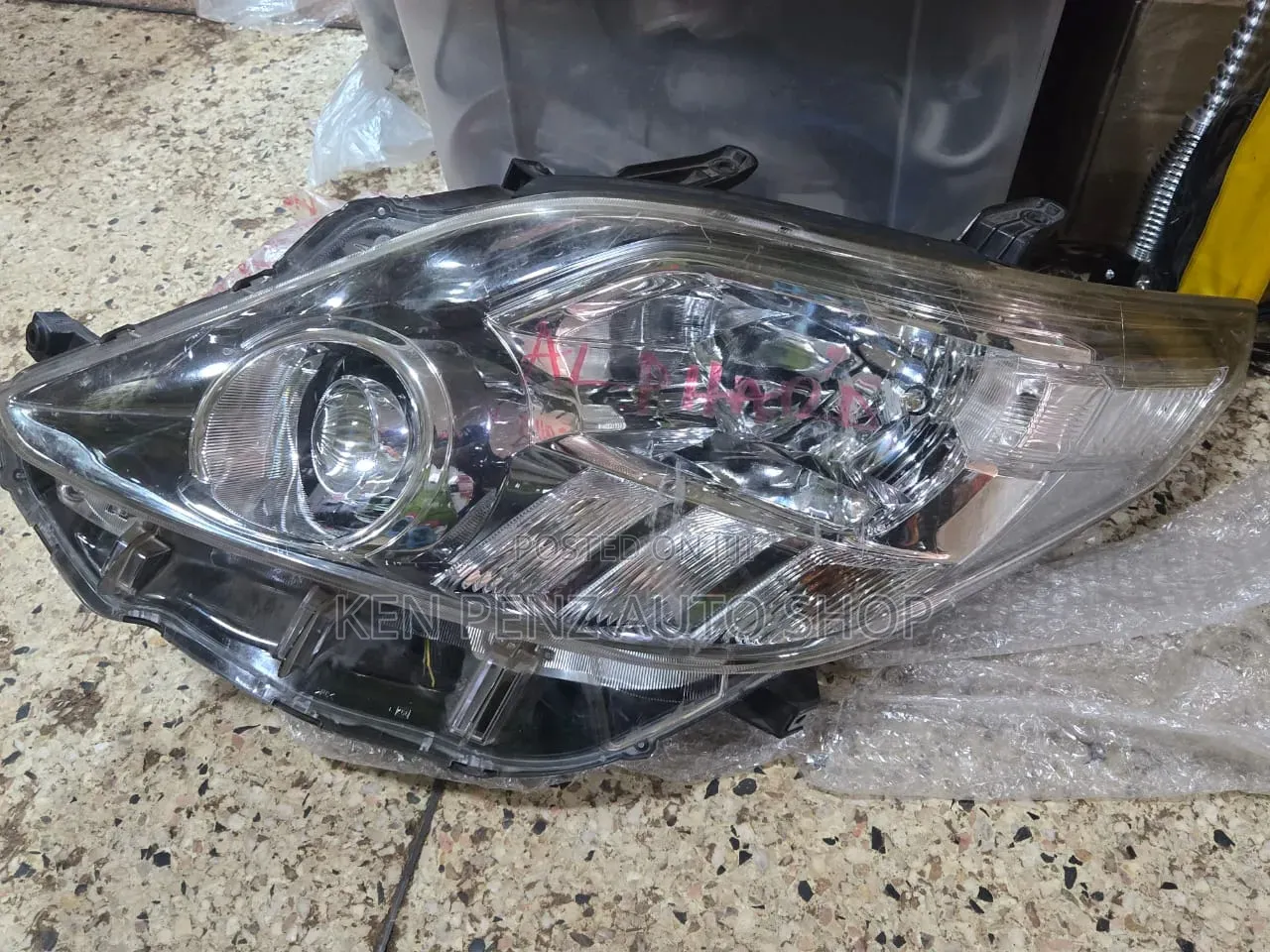 Toyota Alphard 2008 - 2014 Headlamp