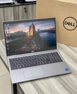 New Laptop Dell Inspiron 15 5593 16GB Intel Core i7 SSD 512GB