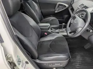 Toyota Vanguard 2011 Pearl