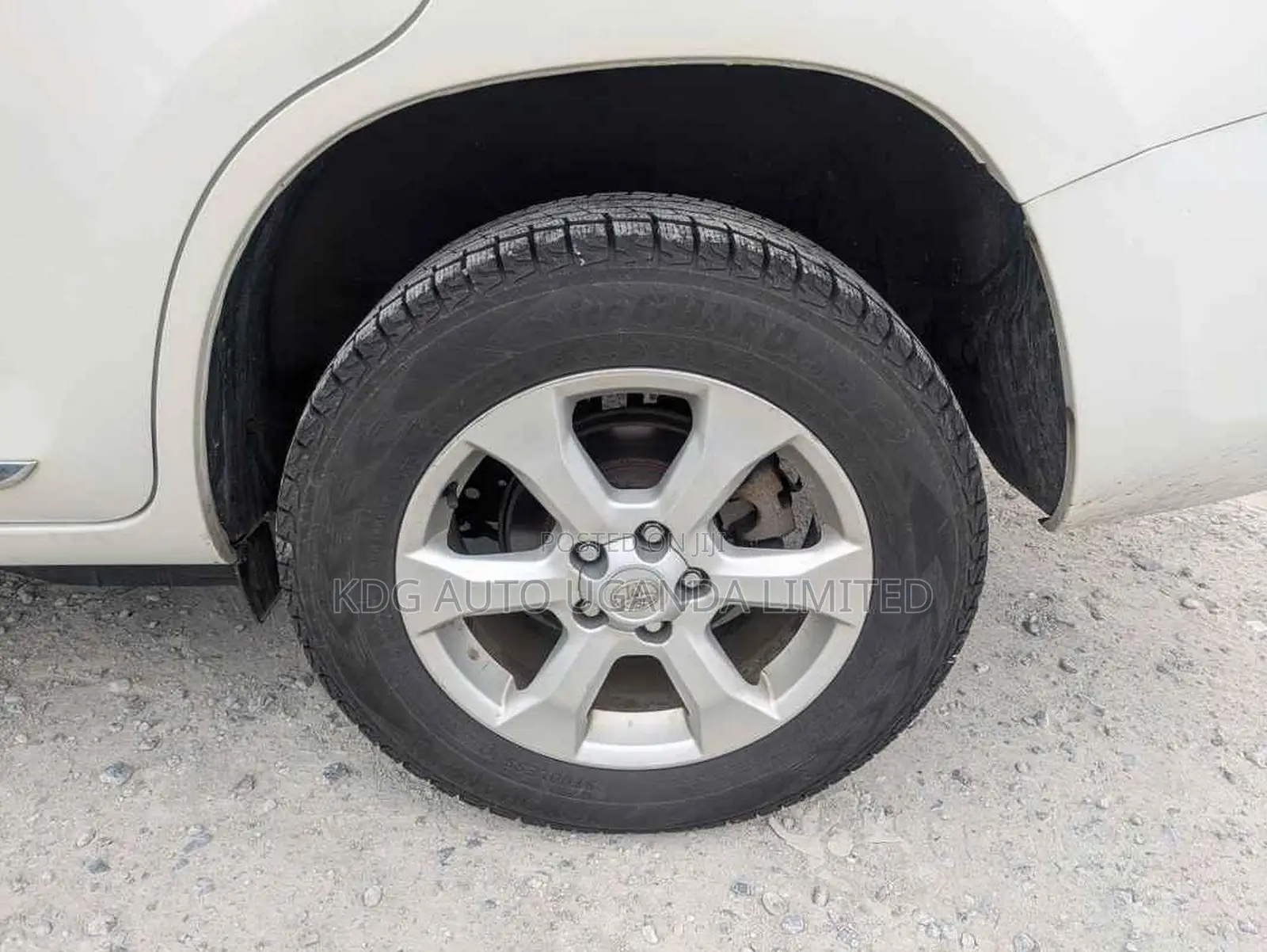 Toyota Vanguard 2011 Pearl