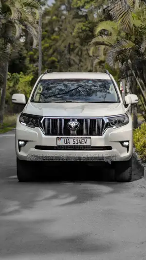 Toyota Land Cruiser Prado 2019 White
