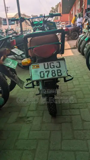 Bajaj Boxer 125 2024 Red