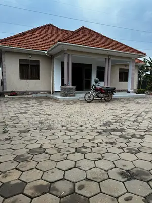 5bdrm House in Division A for sale