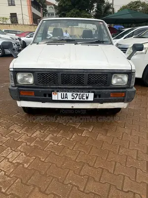 Nissan Hardbody 1990 White