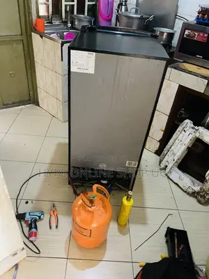 Professional Lowcharge Fridge Technician for Gas Refilling Service