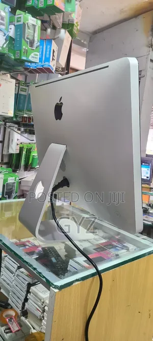 Desktop Computer Apple iMac Pro 8GB Intel Core i5 SSD 256GB
