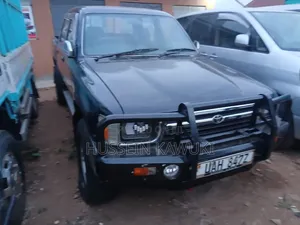 Toyota Hilux 1999 Black