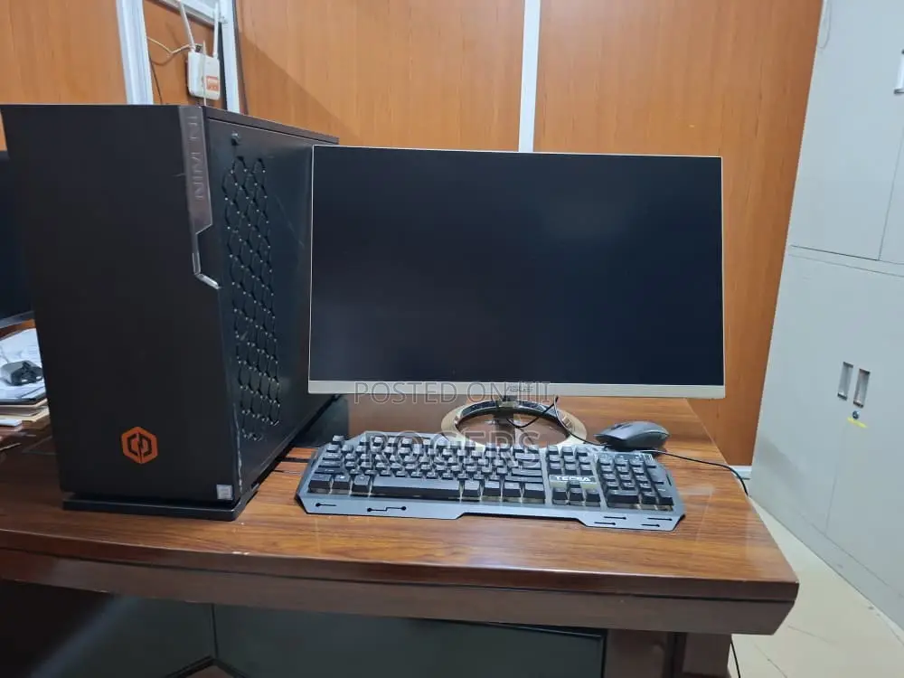 CyberpowerPC CyberPower Black Pearl 16GB Intel Core i7 HDD+SSD 2T