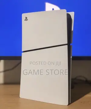 PS5 Slim : Sleek, Fast, and Ready for Action!