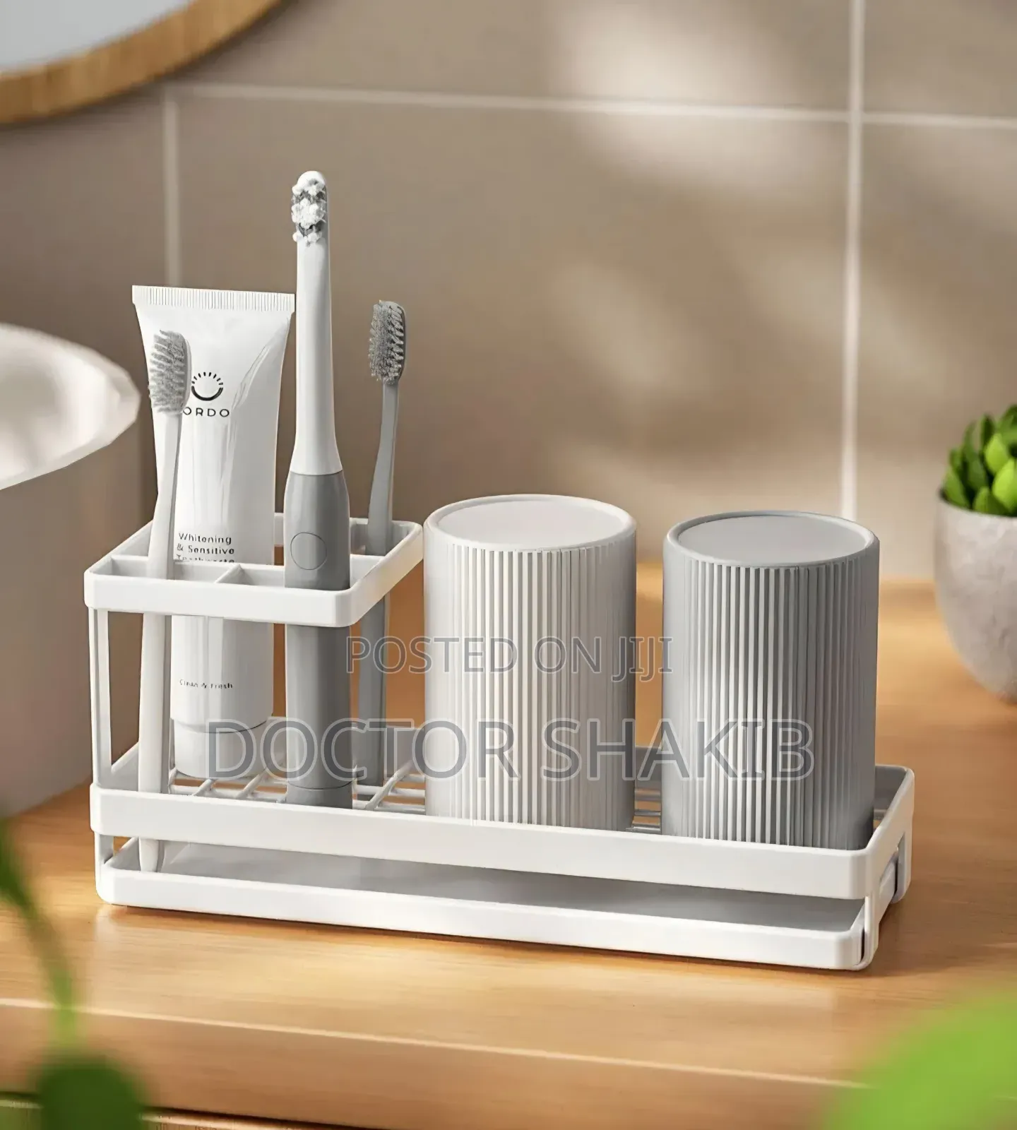 Rustproof Bathroom Toothbrush Holder With Drain Tray