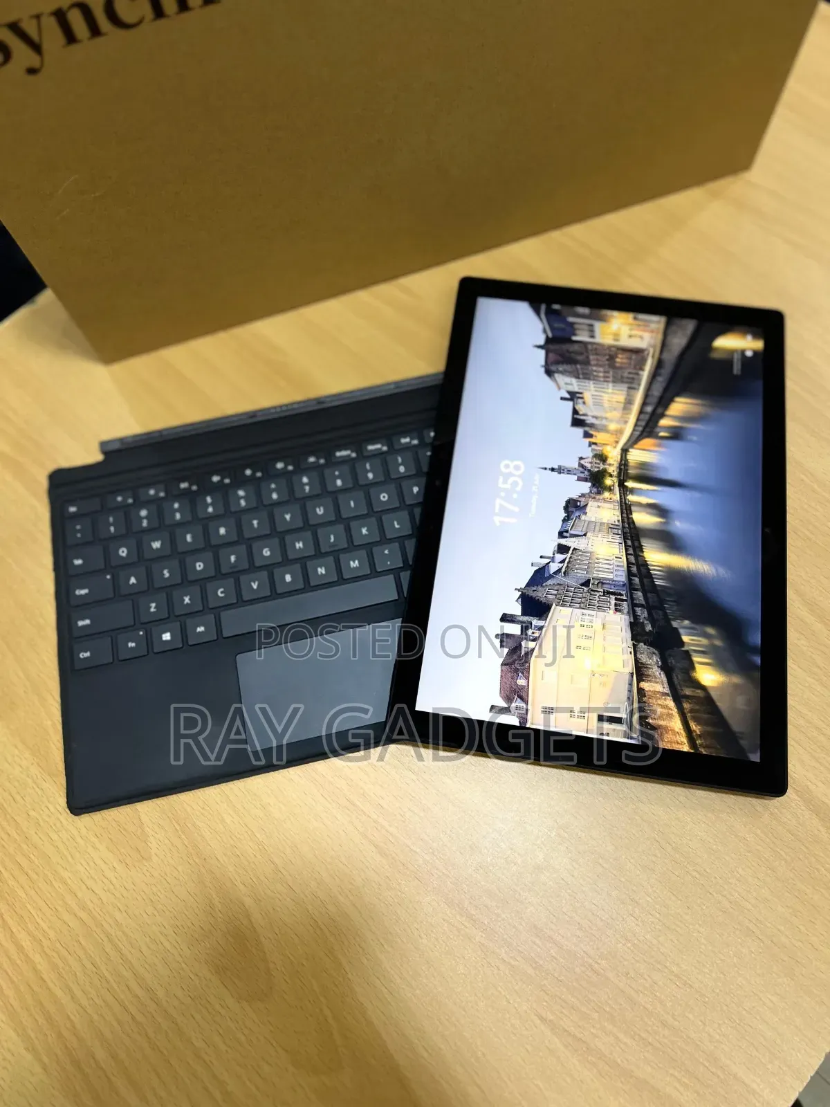 New Laptop Microsoft Surface Pro 7+ 8GB Intel Core i7 SSD 256GB