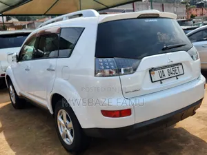 Mitsubishi Outlander 2010 White