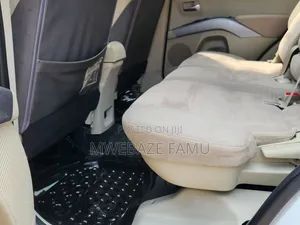 Mitsubishi Outlander 2010 White