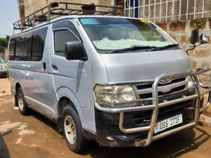 Toyota HiAce 2010 Silver