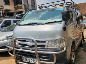 Toyota HiAce 2010 Silver