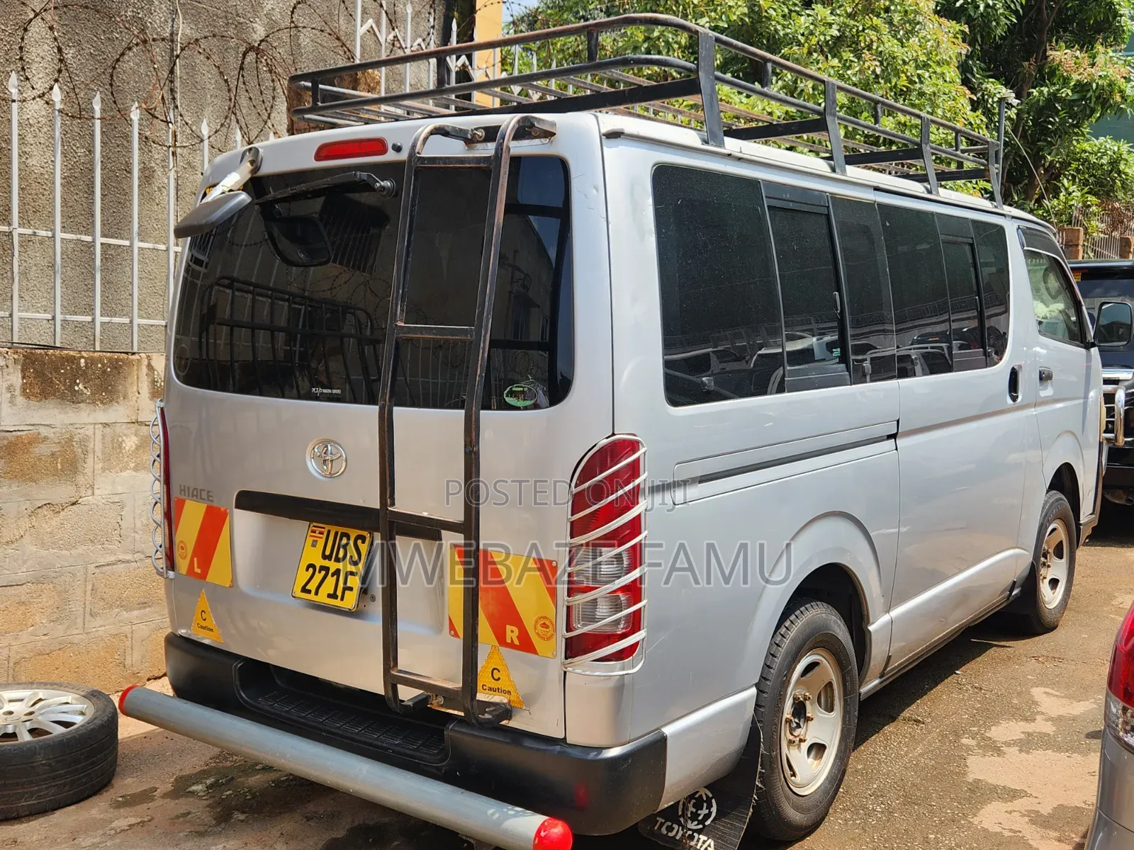 Toyota HiAce 2010 Silver