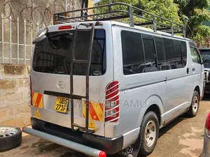 Toyota HiAce 2010 Silver