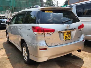 Toyota Wish 2010 Silver