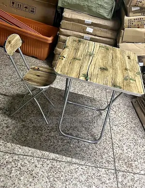 Unique Reading Table and Chairs