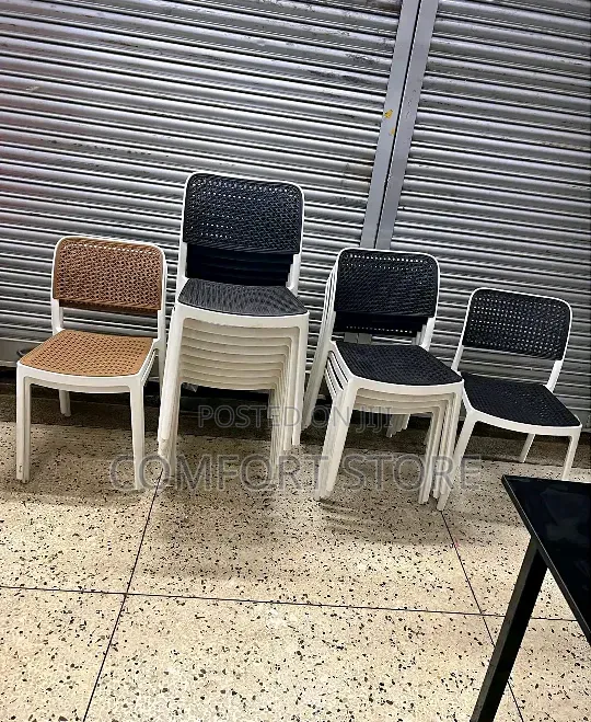 Comfortable Simple Plastic Chairs Plastic Chairs for Restaurant Bar