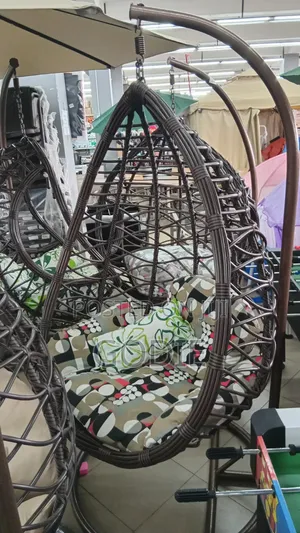 Hanging Wicker Egg Swing Chair.