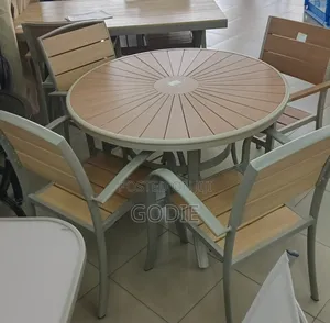 5-Piece Outdoor Patio Set Withwood-Look Top and Four Chairs.